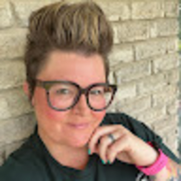 Meet your Posher, Tara - Picture 1 of 1